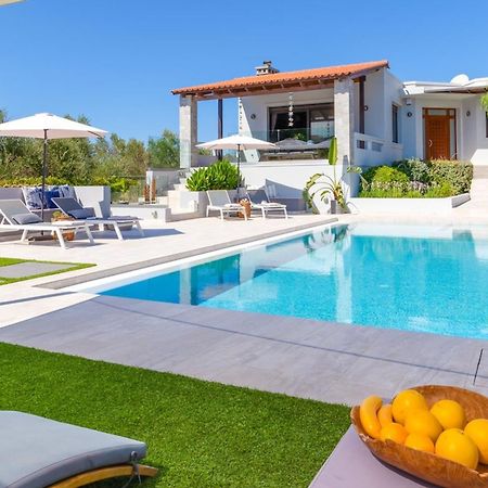 Villa Ampelaki - Premium Villa With Heated Pool Kounoupidhianá Exterior photo