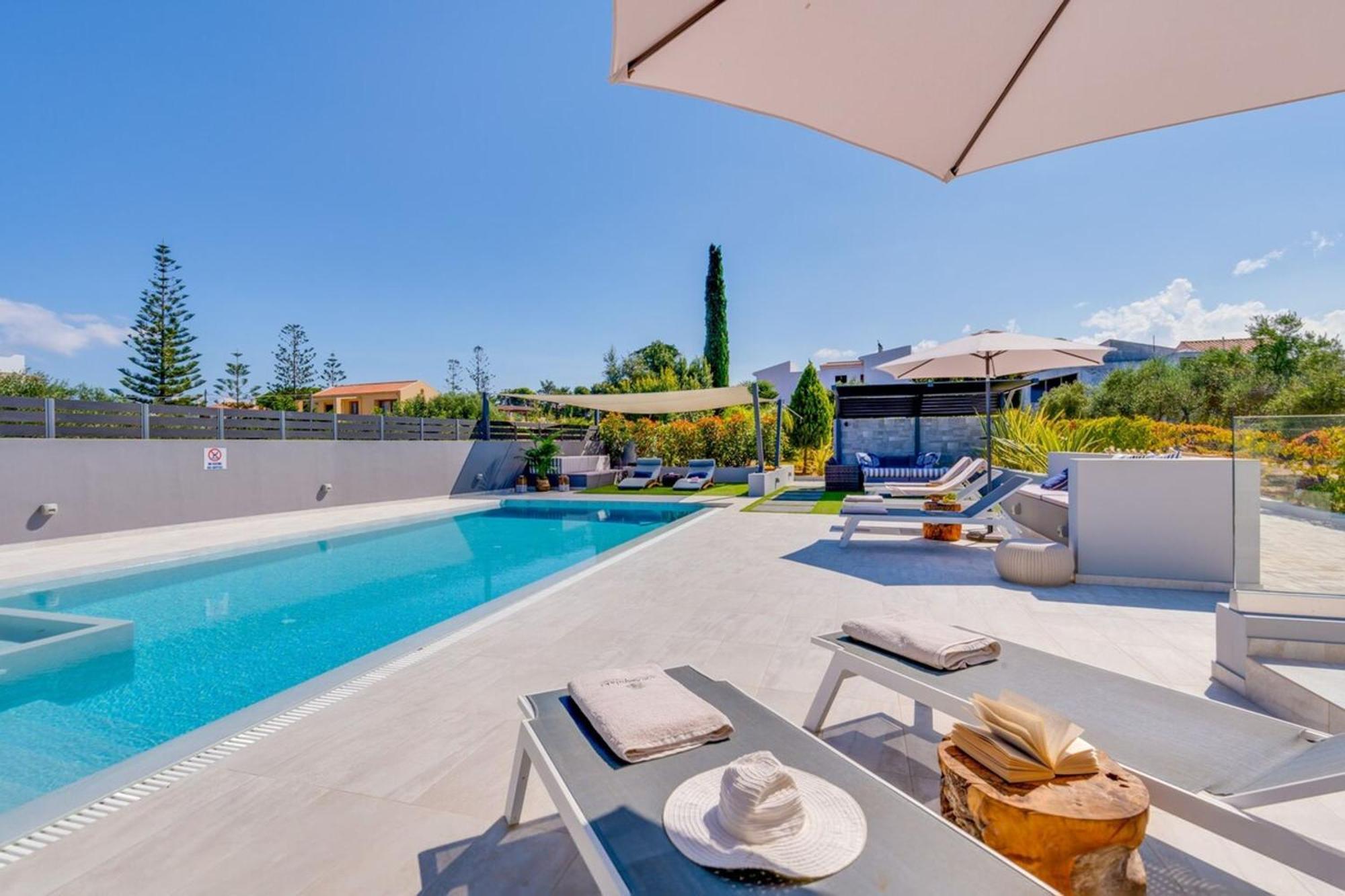 Villa Ampelaki - Premium Villa With Heated Pool Kounoupidhianá Exterior photo